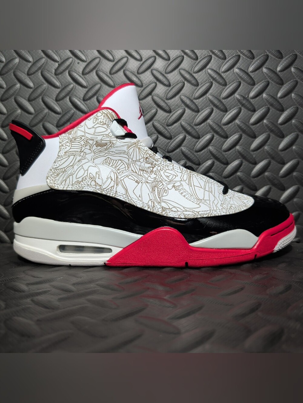 Jordan Dub Zero 'Varsity Red' laser bred 311046-160 size 12 .........(kp22)- no